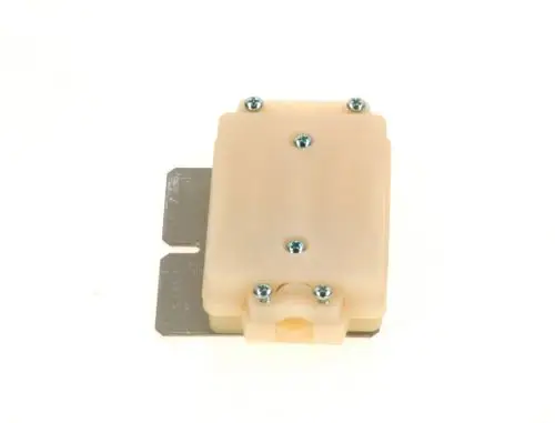 Weißes Bosch-Netzanschlussmodul mit zwei Schrauben und einer flachen Metallplatte. Ohne Kabel.